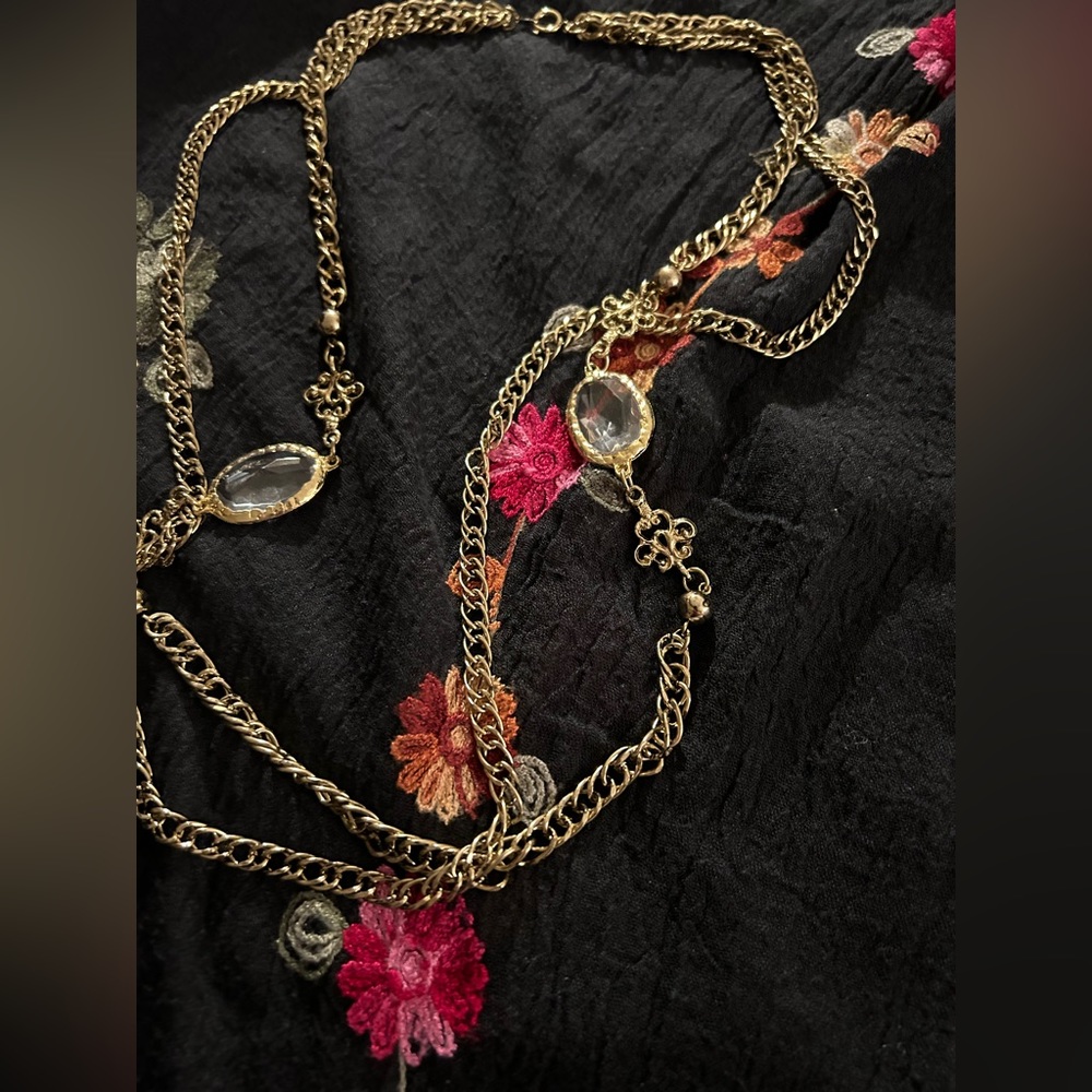 Vtg Heavy Gold Double Chain And Glass Bead Necklace. Unbranded. View 3